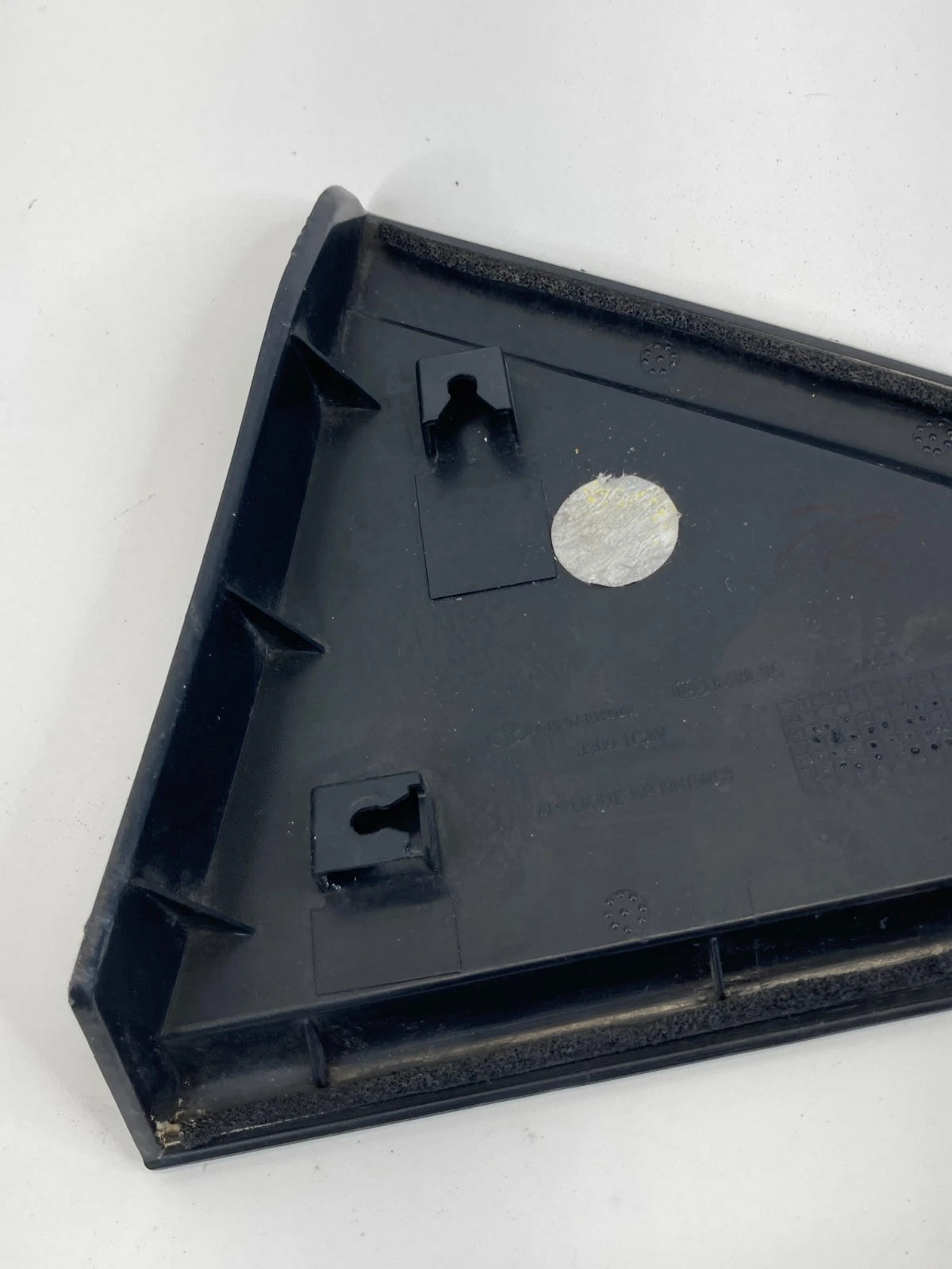 11-16 CHEVROLET CRUZE FRONT RIGHT SIDE EXTERIOR PILLAR CORNER MOLDING COVER OEM