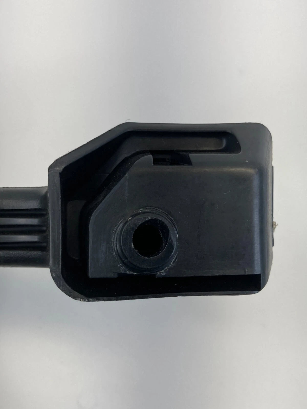 97-03 NISSAN PATHFINDER REAR TRUNK INTERIOR GRAB GRAP GRIP ASSIST PULL HANDLE