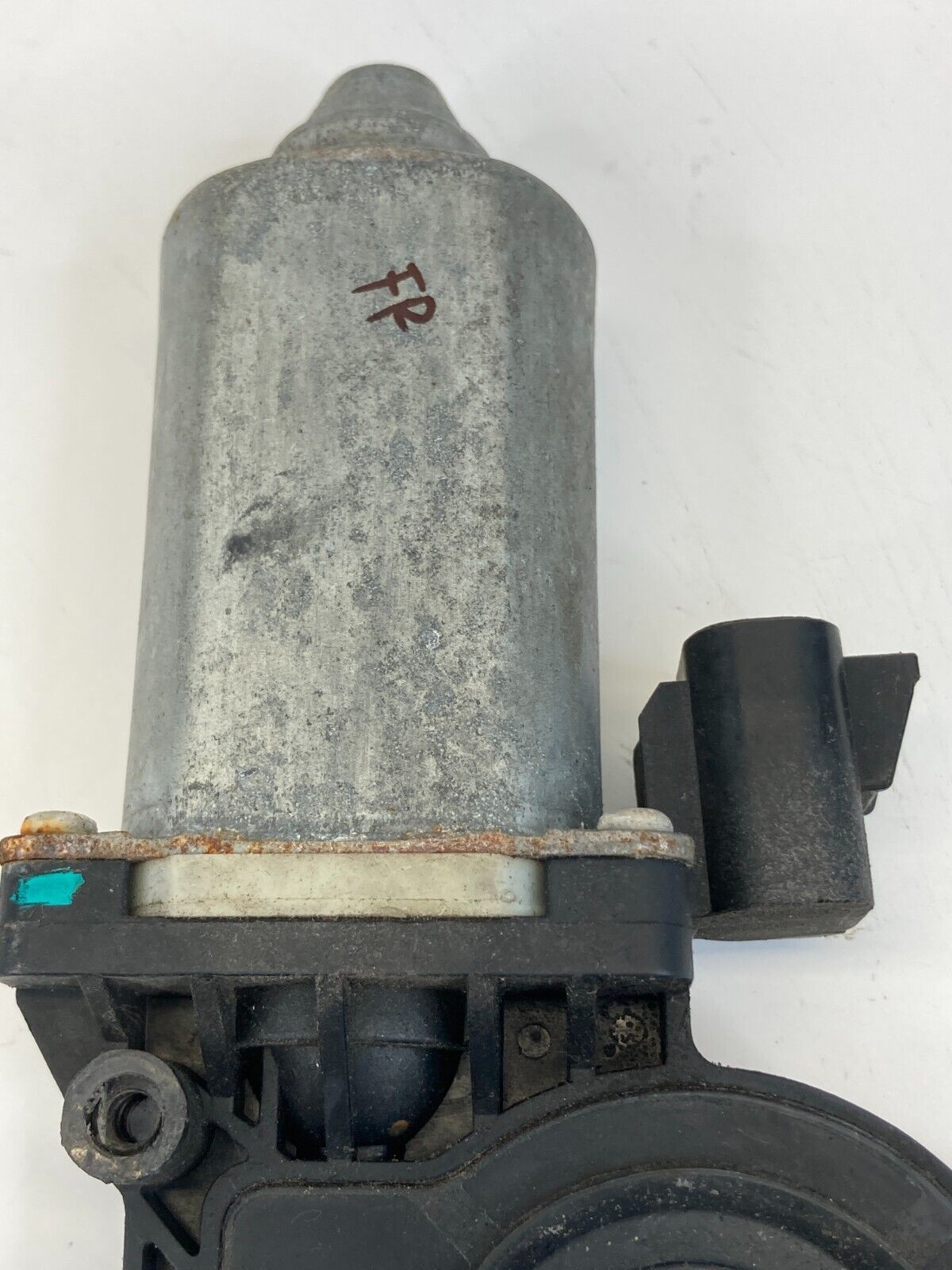 2000-2006 Chevrolet Tahoe GMC Yukon Front Right Side Door Power Window Motor OEM