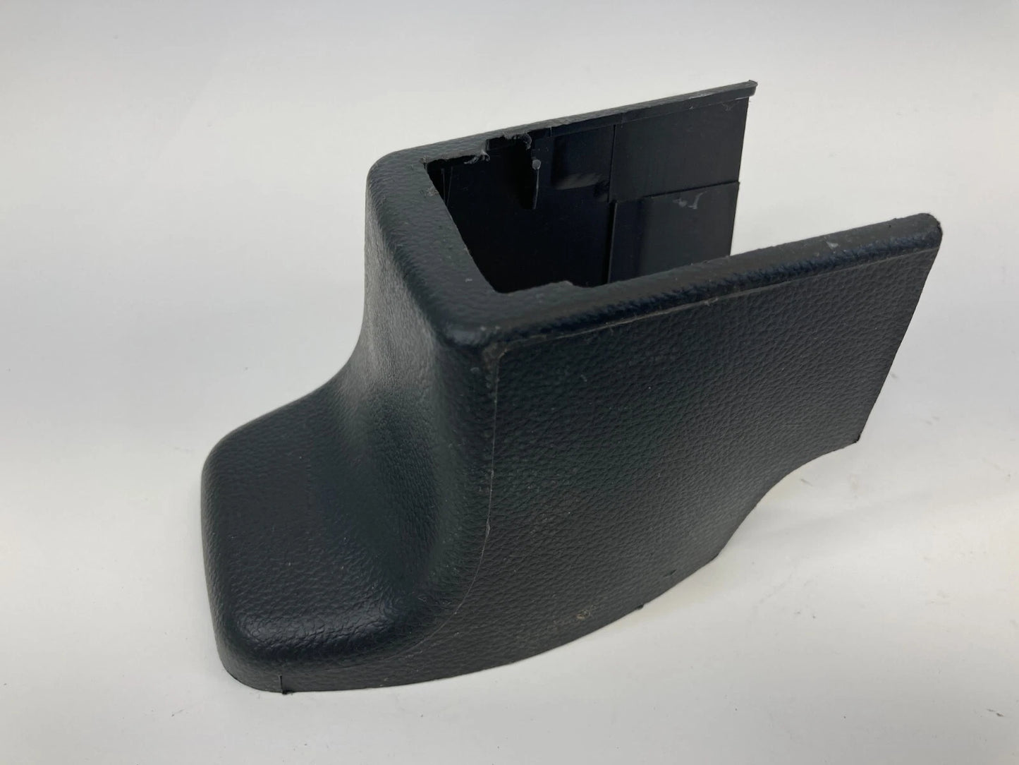 2012-2015 CHEVROLET CAPTIVA SPORT FRONT SEAT TRACK END CAP COVER TRIM 96631140