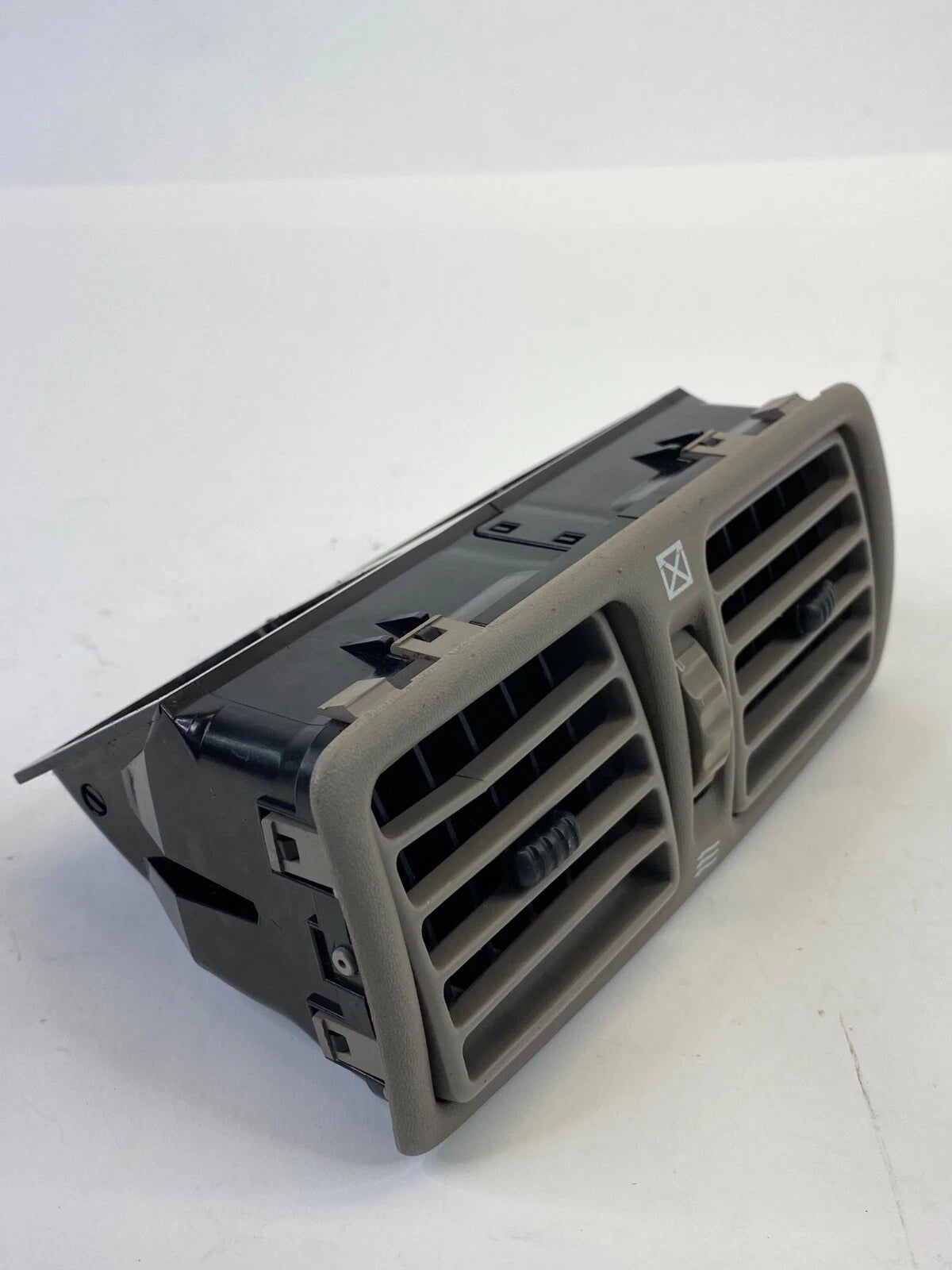 1998-2005 LEXUS GS300 REAR CENTER CONSOLE LOUVER AIR VENT GRILLE 58860-30020 OEM