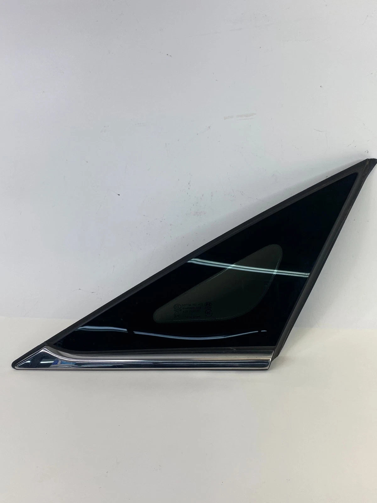 2011-2015 HYUNDAI SONATA REAR RIGHT SIDE DOOR WINDOW QUARTER GLASS 87820-3S000