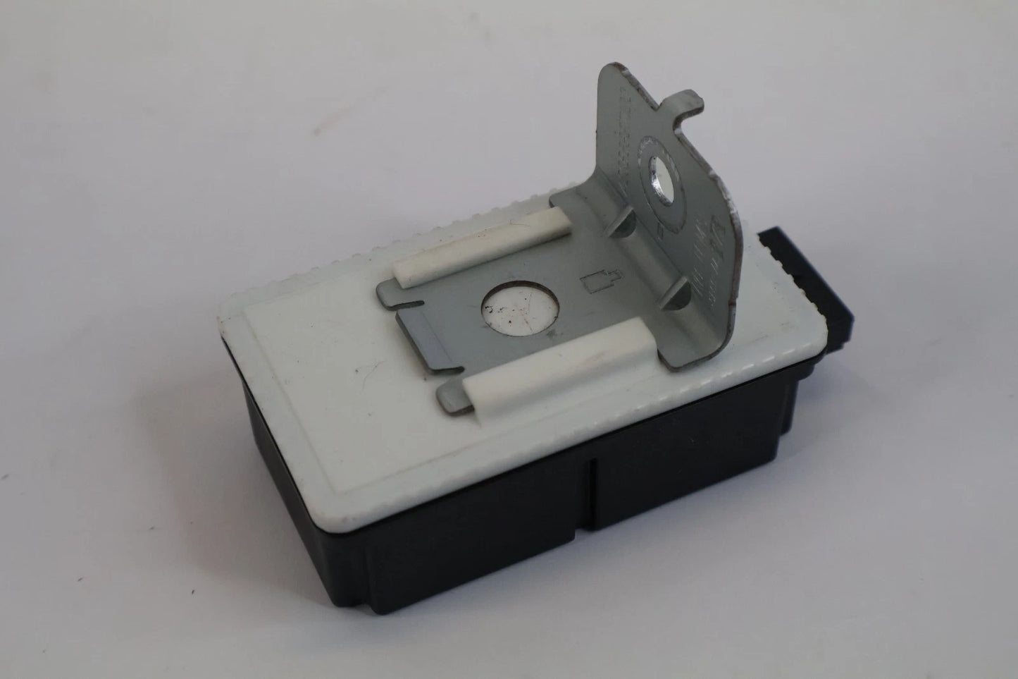 2012-2014 HYUNDAI ACCENT TIRE PRESSURE MONITOR TPMS MODULE SENSOR 95800-1R300