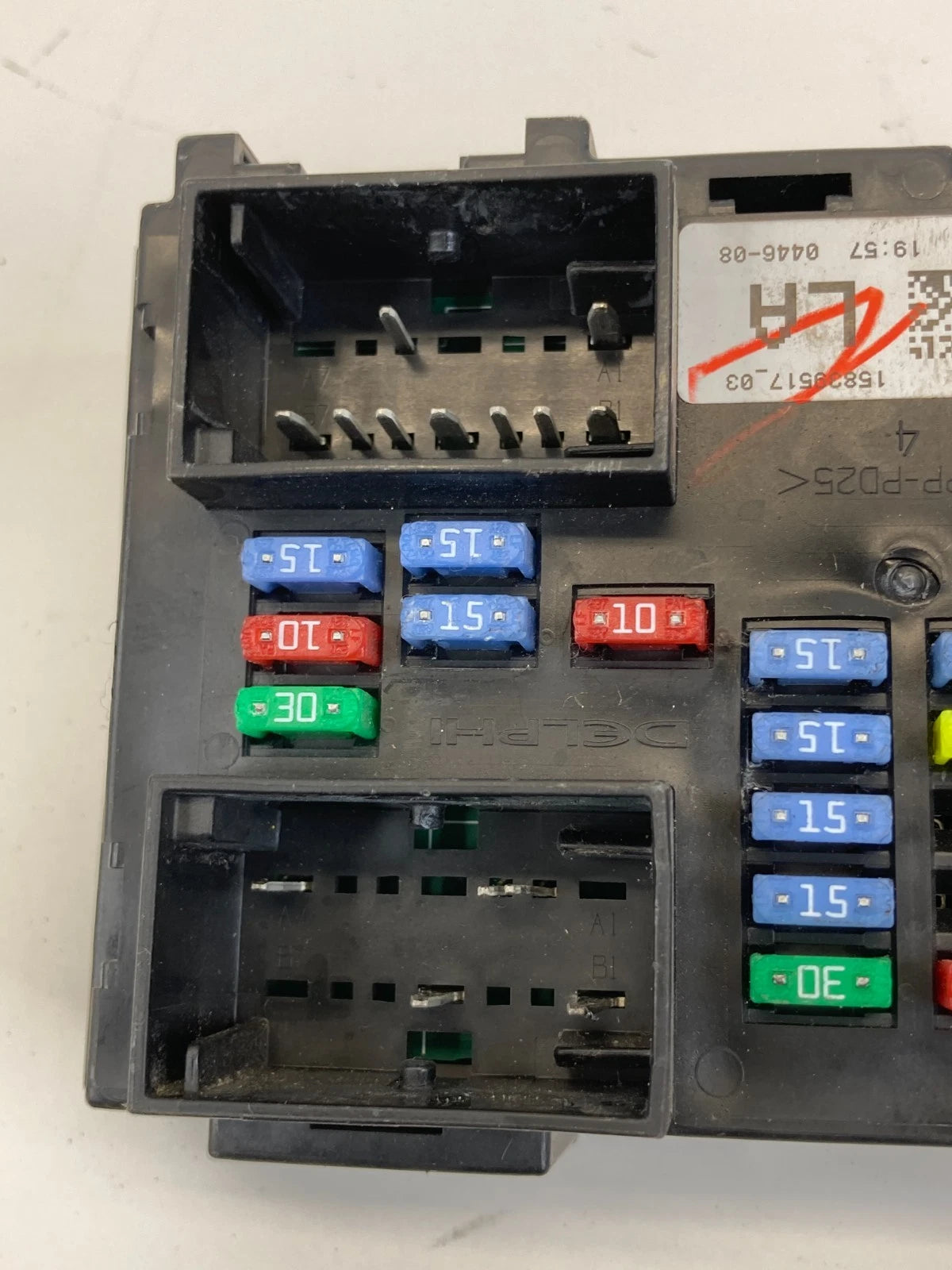 2007 GMC YUKON CHEVY TAHOE INSTRUMENT PANEL FUSE RELAY BOX COMPARTMENT 15839517