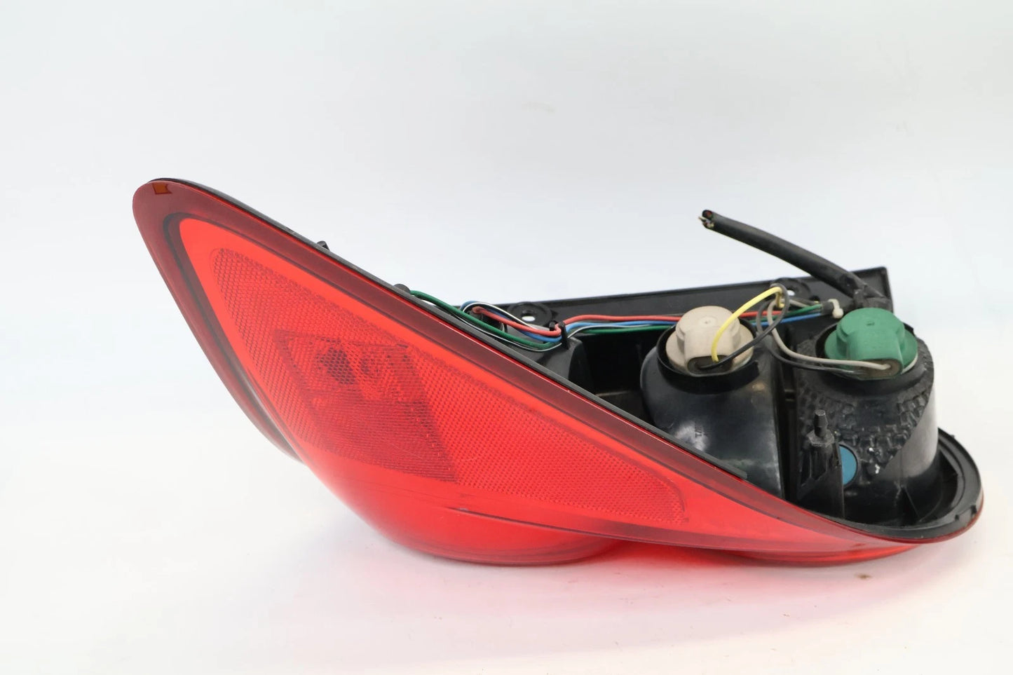 2012-2016 CHEVROLET SONIC SEDAN RIGHT PASSENGER SIDE TAIL LIGHT LAMP 96830982