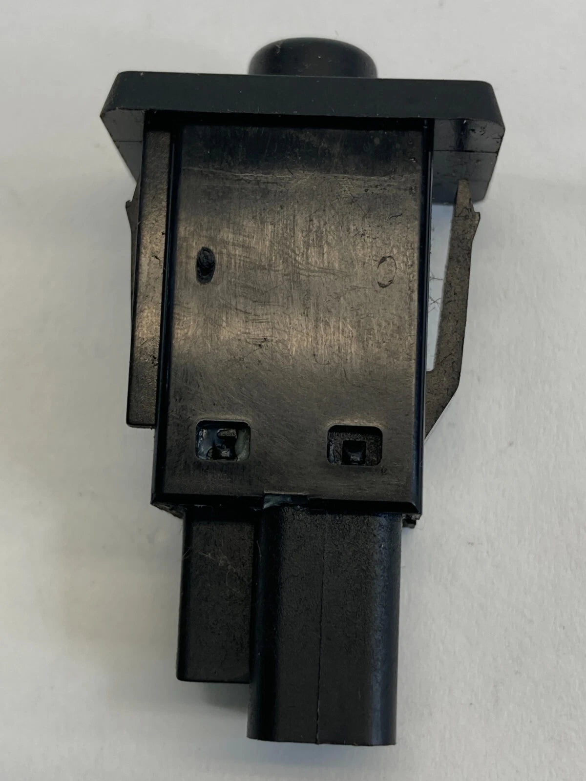 1999-2003 TOYOTA SOLARA TRUNK LID RELEASE BUTTON CONTROL SWITCH 15A086 OEM