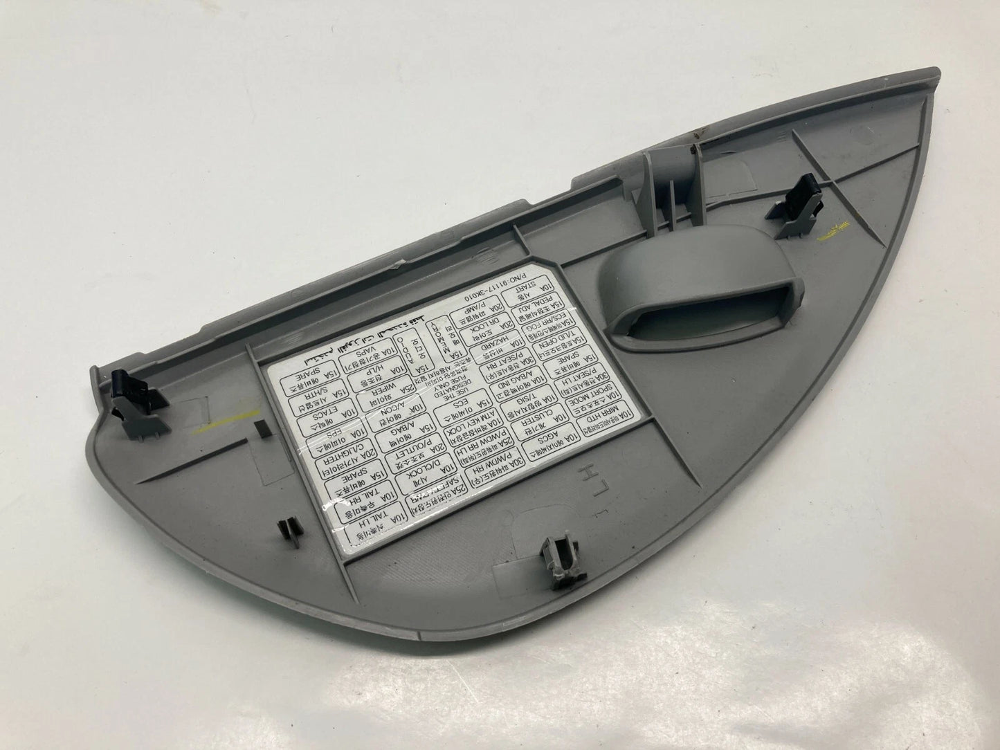 06-08 HYUNDAI SONATA DASH LEFT DRIVER SIDE FUSE BOX COVER LID CAP 911173K010 OEM