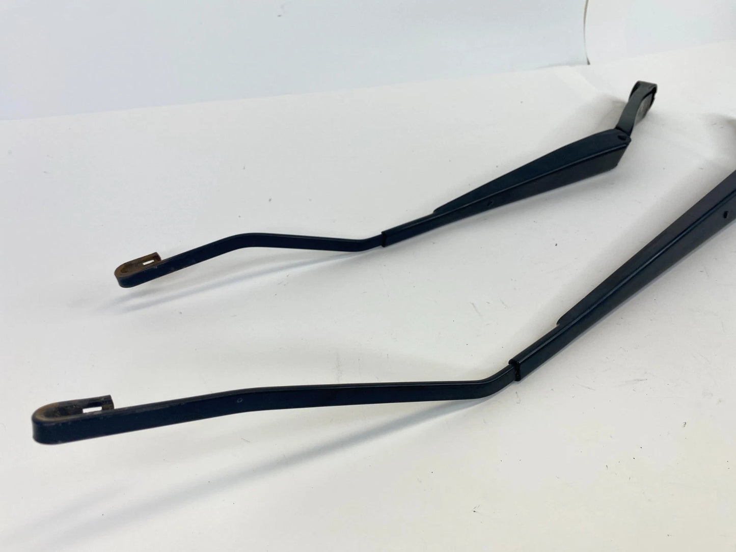 2012-2019 Nissan Versa SEDAN Front Right & Light Windshield Wiper Arm Pair OEM