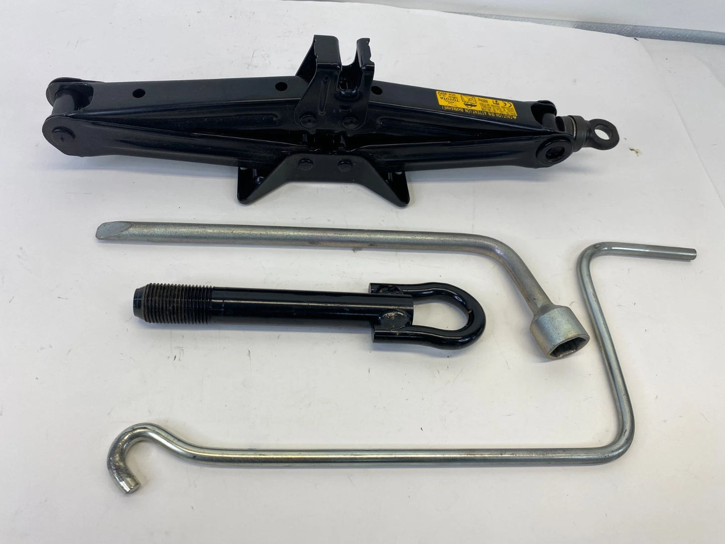 2007-2011 TOYOTA YARIS HATCHBACK EMERGENCY SPARE TIRE JACK & TOOL KIT ASSY OEM