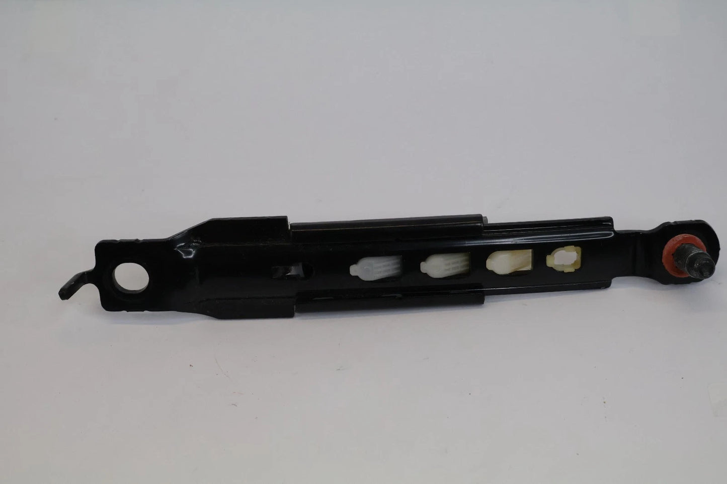 2012-2017 HYUNDAI ACCENT FRONT LEFT DRIVER SIDE SEAT BELT HEIGHT ADJUSTER