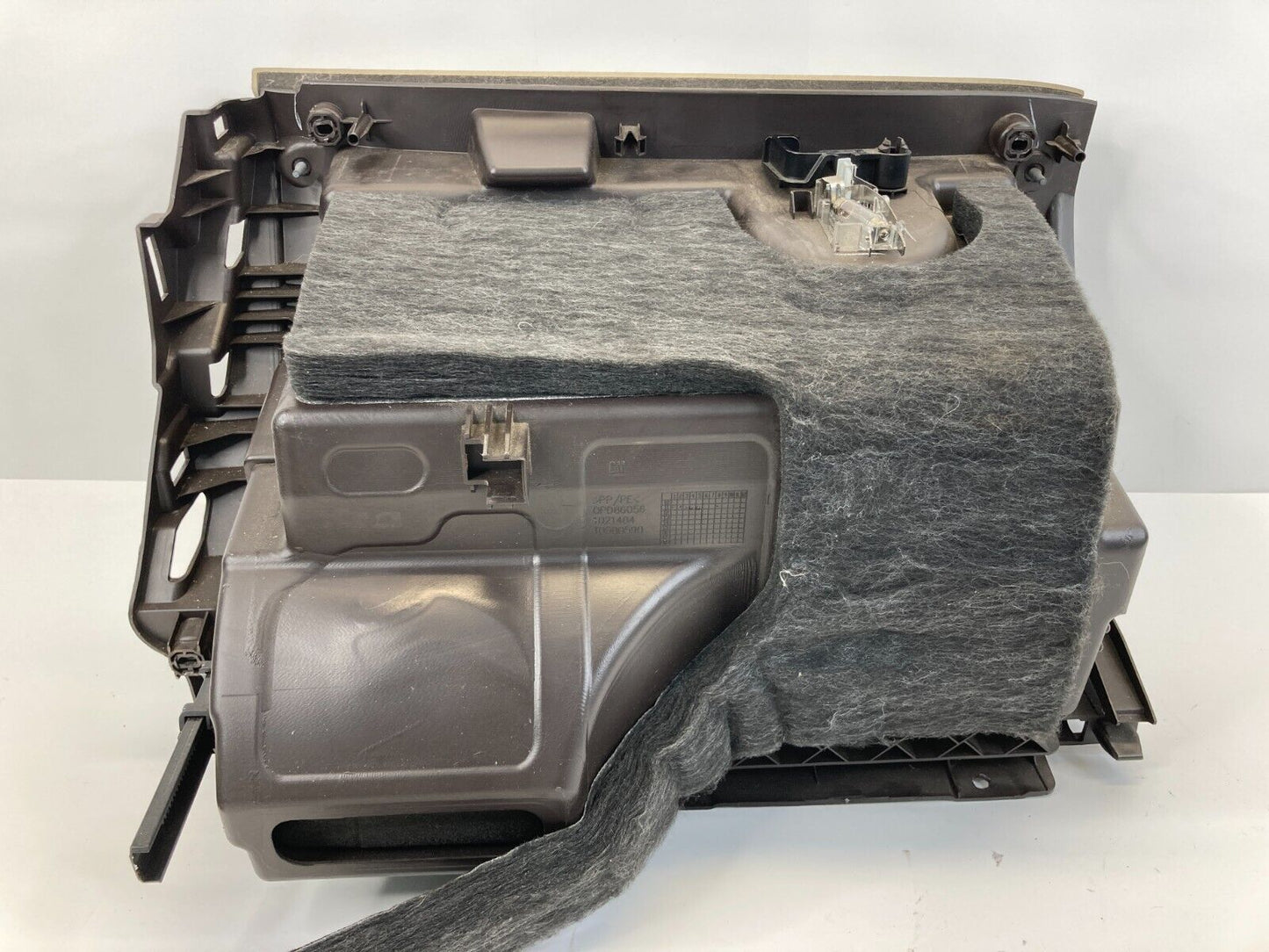 2011-2013 Buick Regal Front Dash Glove Box Storage Compartment Assembly OEM