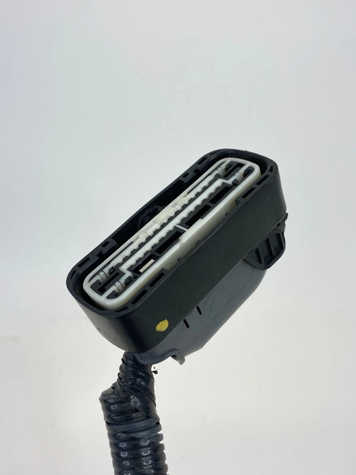 2002-2004 NISSAN PATHFINDER 3.5L V6 4WD ANTI LOCK BRAKE PUMP PLUG CONNECTOR OEM