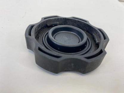 2013-2018 HYUNDAI SANTA FE SPORT BRAKE FLUID MASTER CYLINDER CAP RESERVOIR OEM