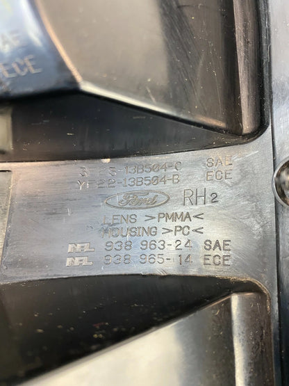 1999-2003 FORD WINDSTAR REAR RIGHT SIDE TAILLIGHT TAIL LAMP YF22-13B504-B OEM