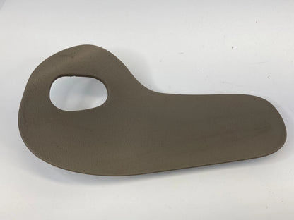 2001-2006 SILVERADO SIERRA FRONT RIGHT INTERIOR DOOR HANDLE COVER BEZEL 15043565