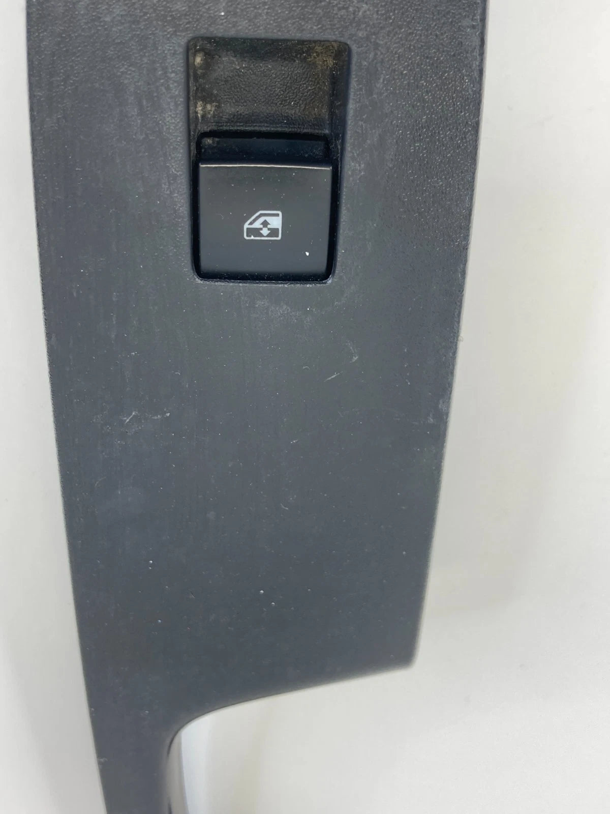 2010-2017 GMC TERRAIN FRONT RIGHT DOOR POWER WINDOW SWITCH W/ BEZEL 25946839