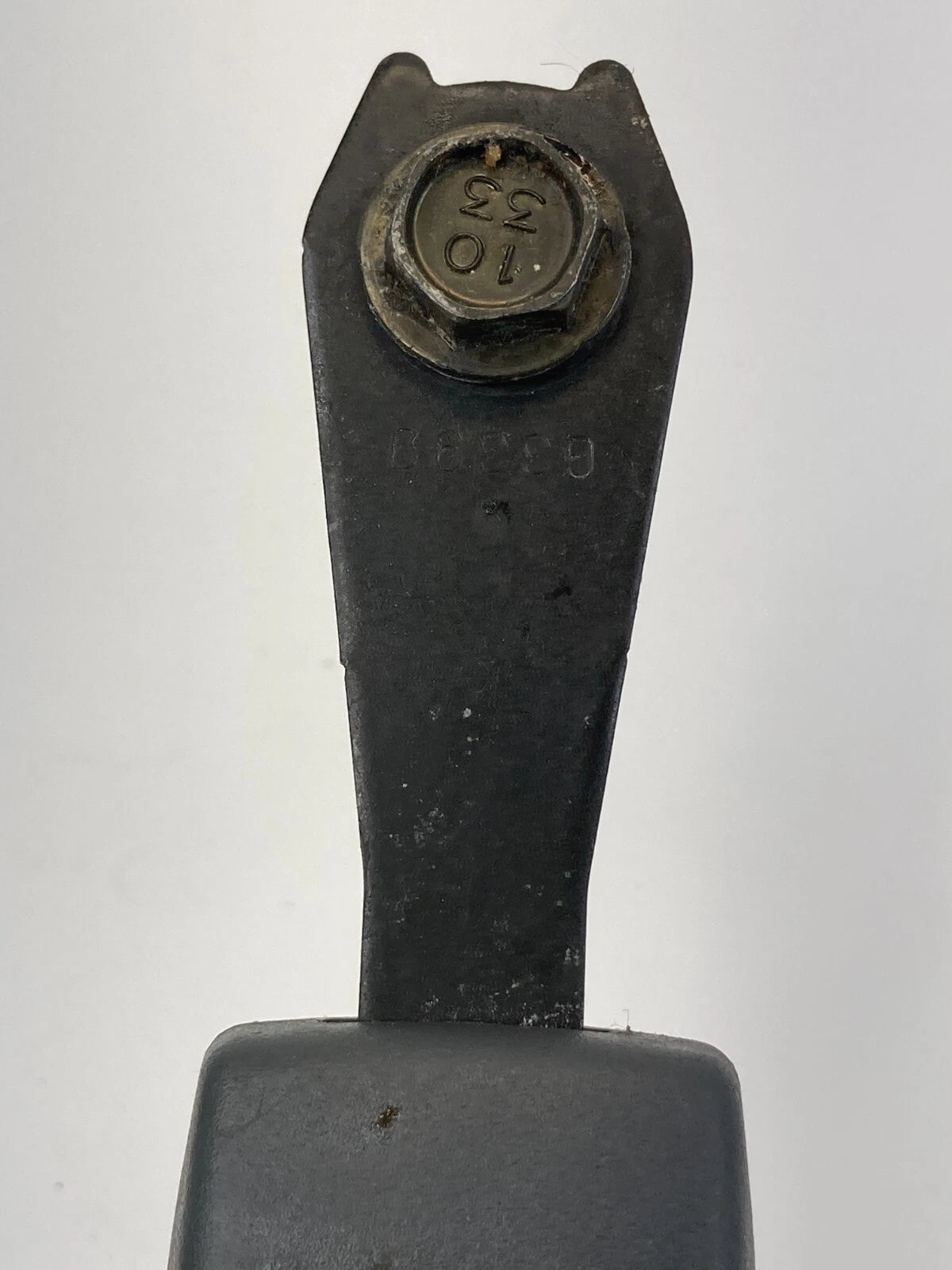 2000-2004 MITSUBISHI MONTERO SPORT FRONT RIGHT PASSENGER SIDE SEAT BELT BUCKLE