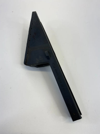 12-17 HYUNDAI ACCENT SEDAN REAR RIGHT DOOR EXTERIOR CORNER MOLDING 83840-1R000