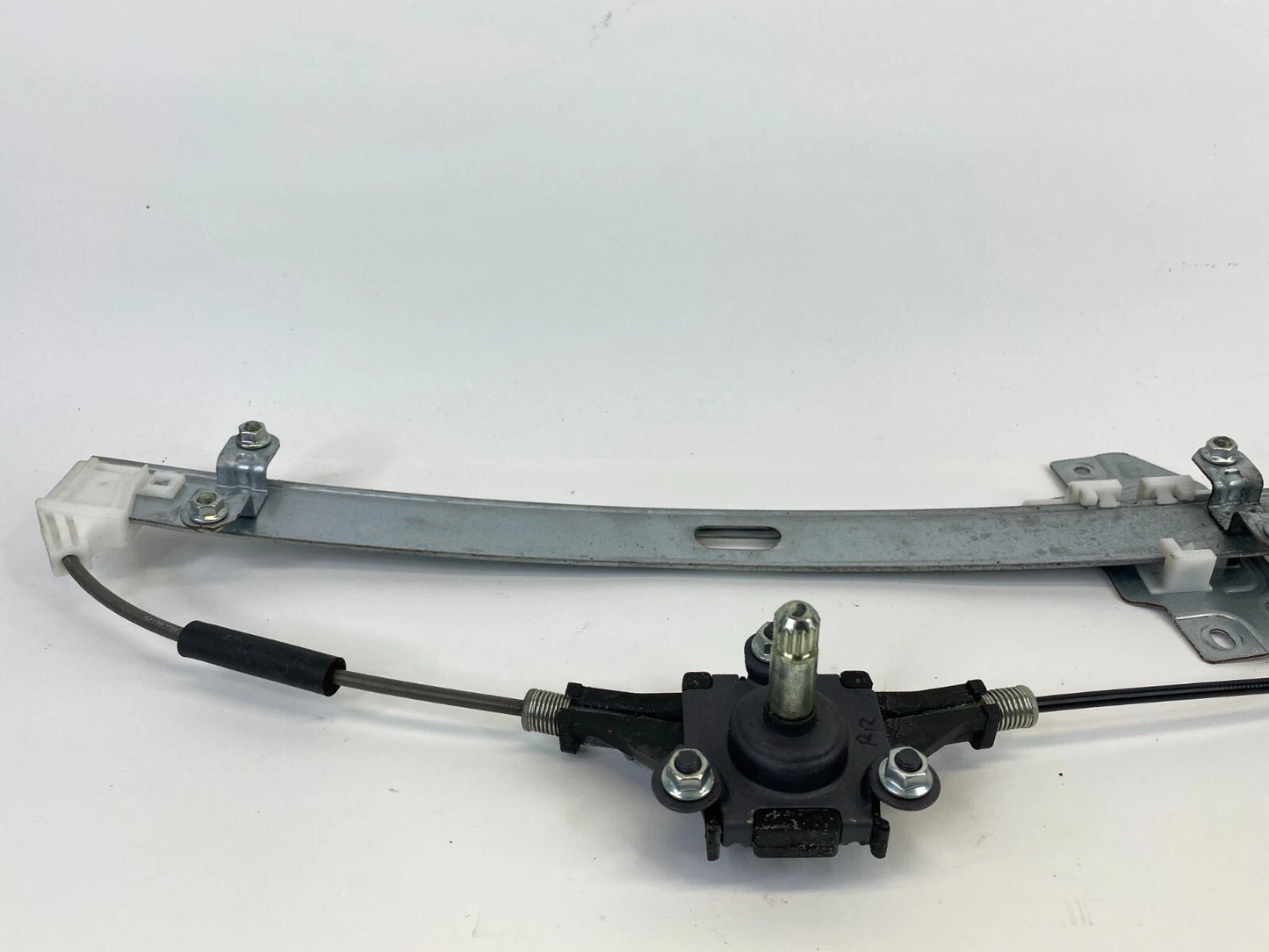 2006-2011 HYUNDAI ACCENT SEDAN REAR RIGHT PASSENGER WINDOW REGULATOR ASSEMBLY