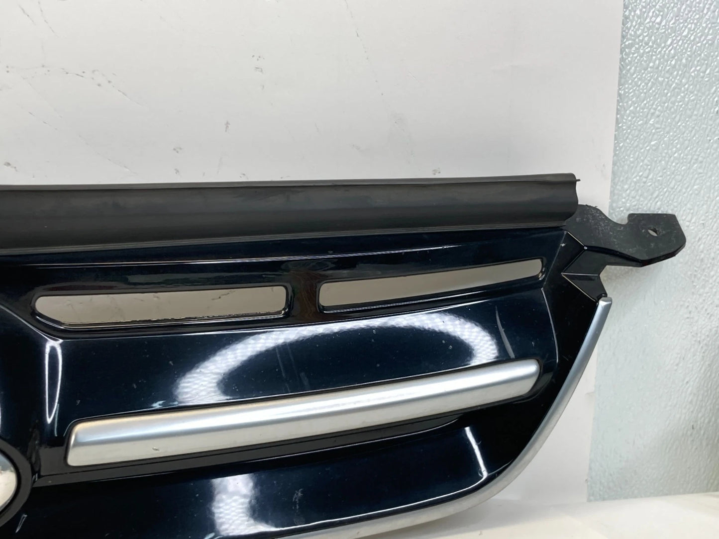 2013-2018 FORD C-MAX FRONT UPPER GRILL GRILLE ASSEMBLY DM51-R8200-AFW OEM