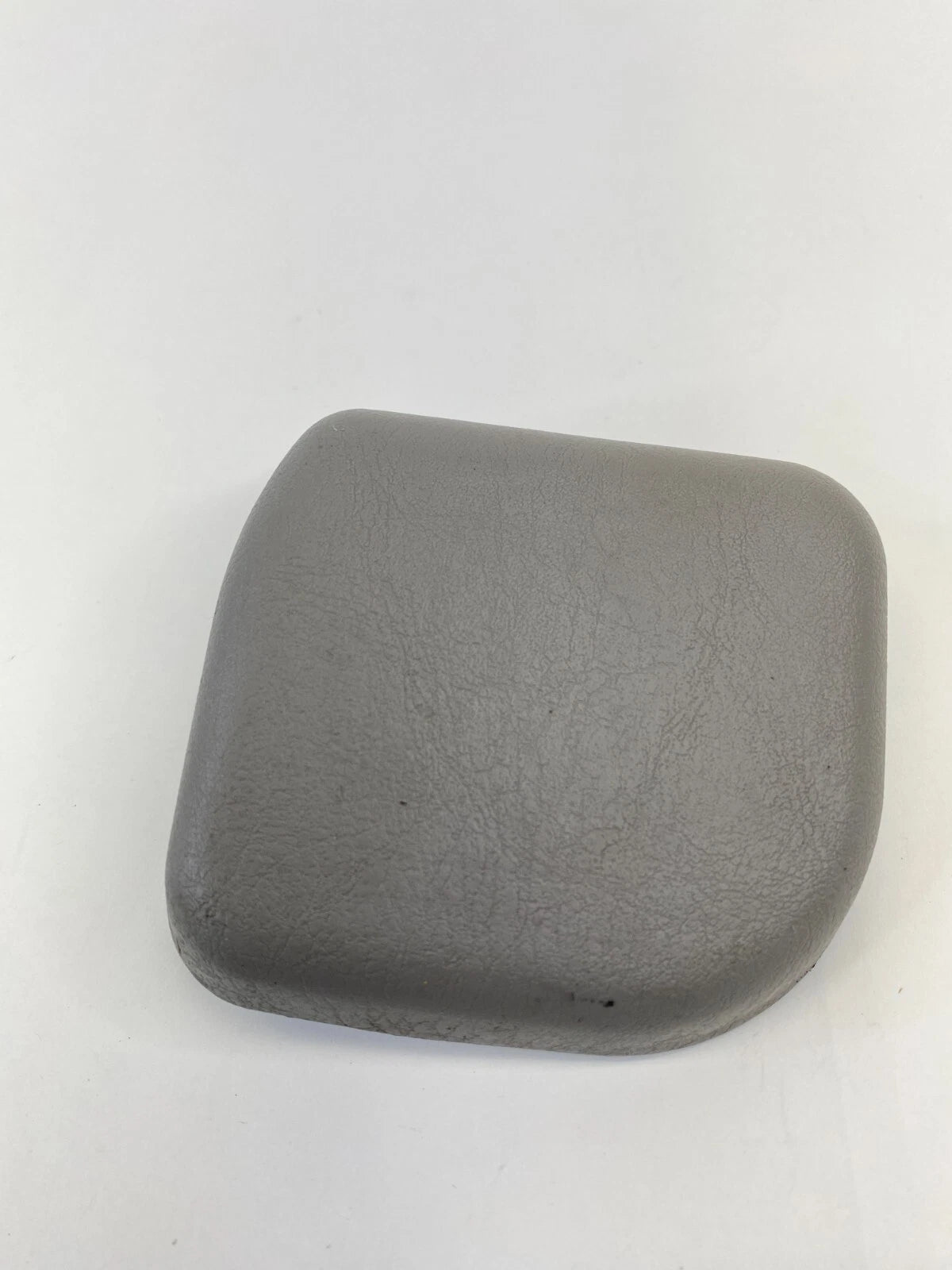 01 02 03 04 TOYOTA SEQUOIA FRONT TRACK END COVER TRIM PANEL 72137-0C120 OEM