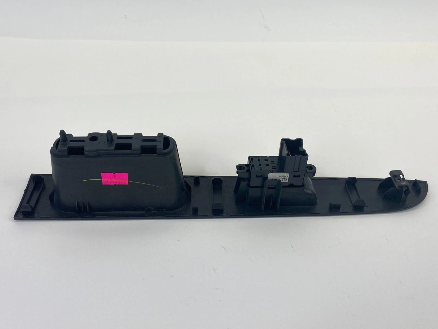 2007-2012 NISSAN SENTRA RR RIGHT DOOR SIDE WINDOW CONTROL SWITCH OEM 82960-ET000