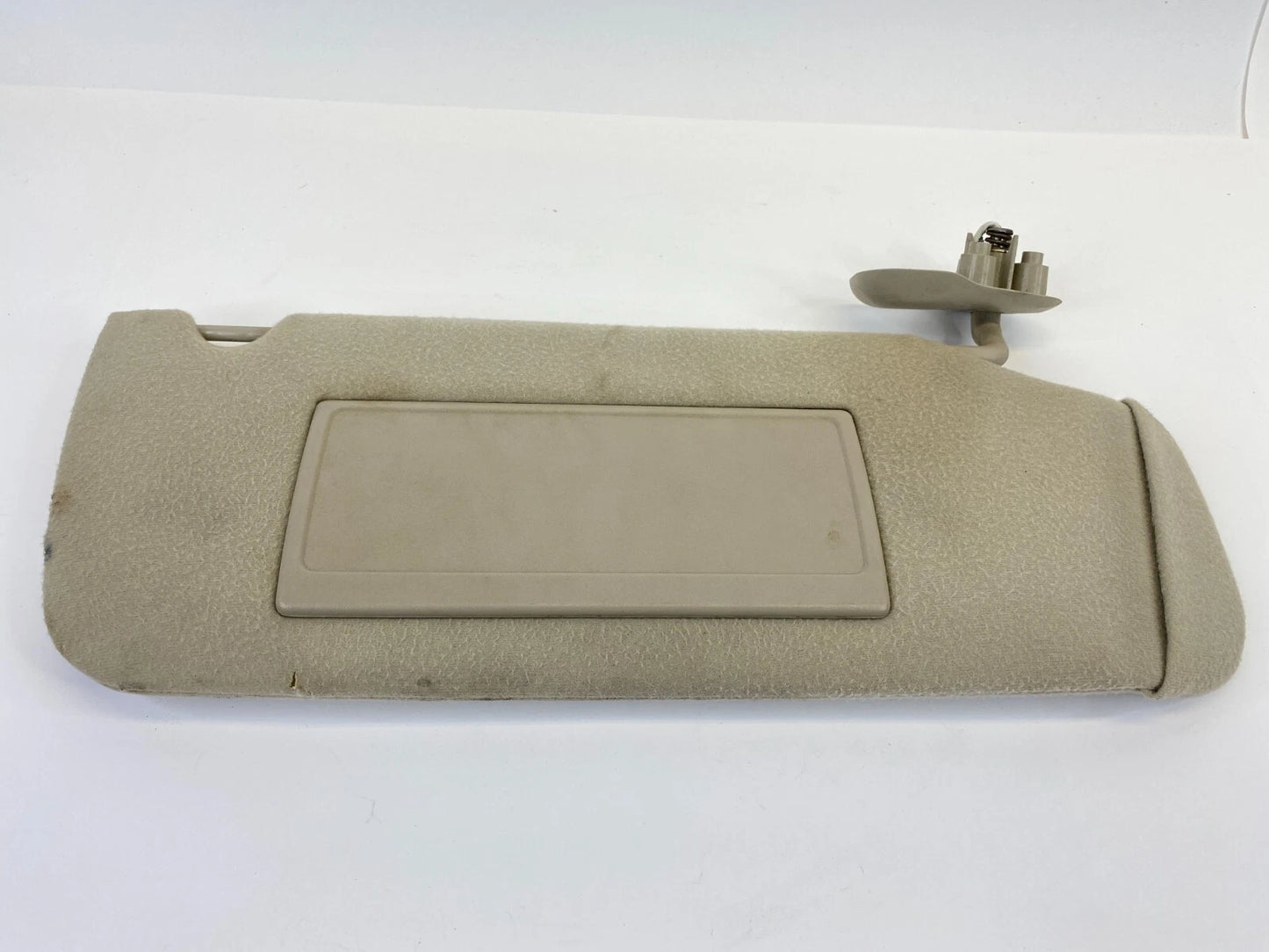 2003 2004 CHEVROLET AVALANCHE 1500 RIGHT SIDE SUNVISOR SUN VISOR SHADE OEM