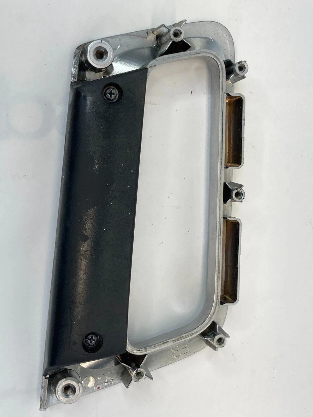 08 09 10 SATURN VUE FRONT RIGHT SIDE INNER DOOR PULL HANDLE TRIM BEZEL OEM