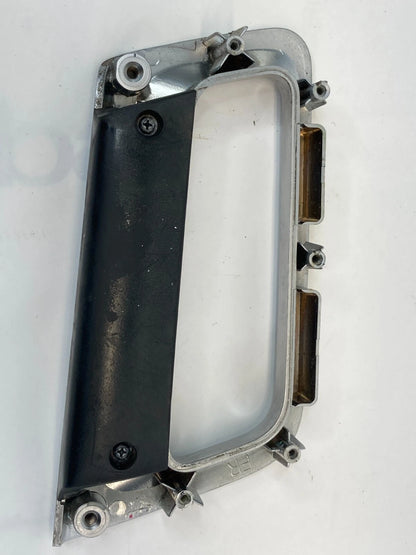 08 09 10 SATURN VUE FRONT RIGHT SIDE INNER DOOR PULL HANDLE TRIM BEZEL OEM