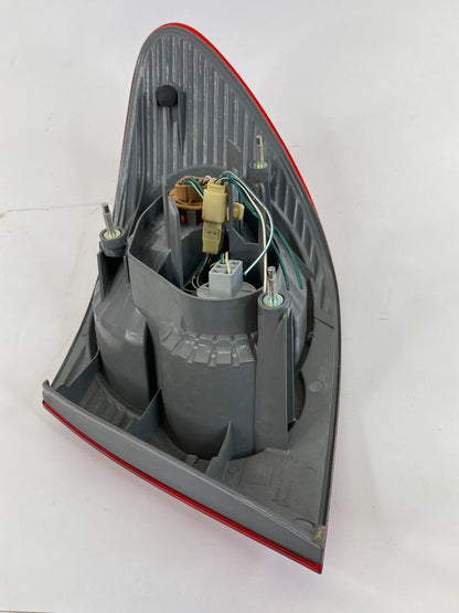 2005-2008 TOYOTA COROLLA SEDAN REAR LEFT SIDE OUTER TAILLIGHT TAILLIGHT LAMP OEM