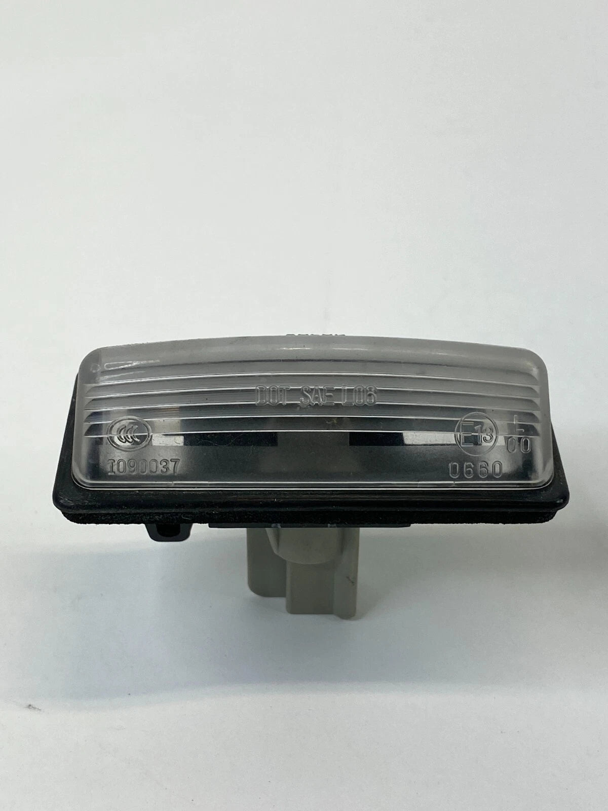 2008-2013 NISSAN ROGUE REAR TRUNK LICENSE PLATE LIGHT LAMP ASSEMBLY I090037 OEM