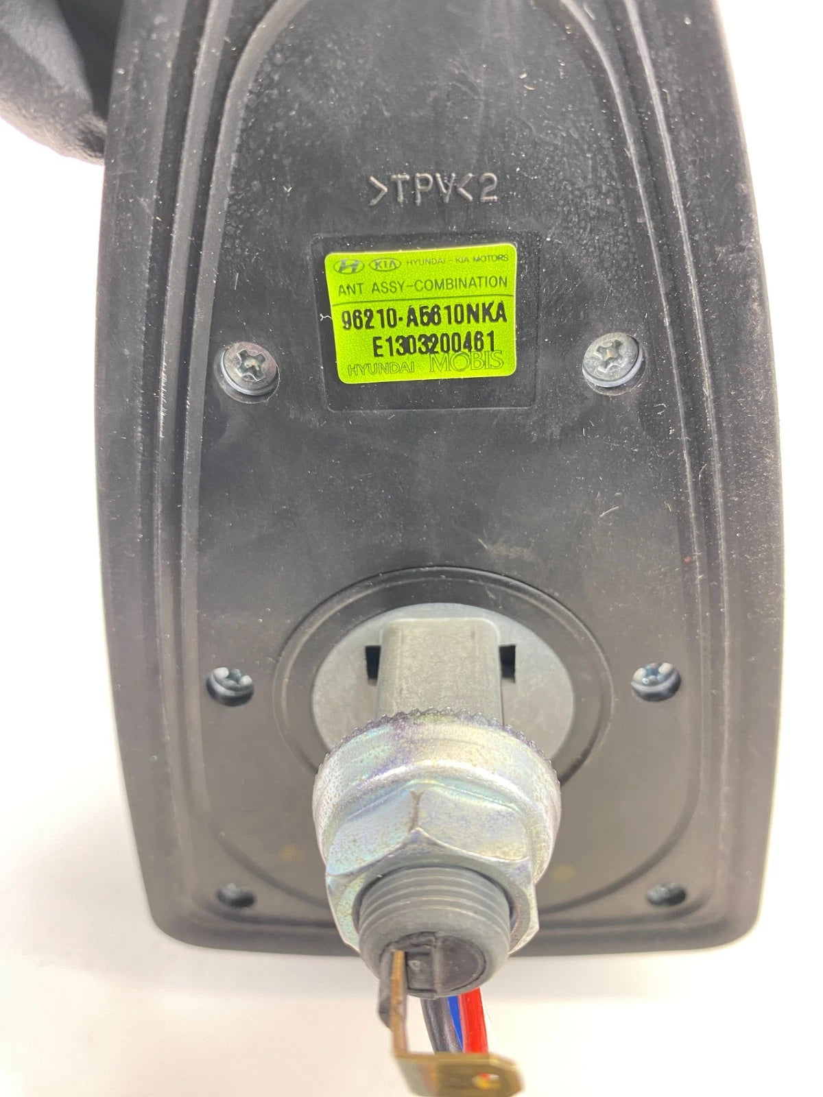 13-17 HYUNDAI ELANTRA GT ROOF MOUNT SHARK ANTENNA COMBINATION 96210-A5610-NKA