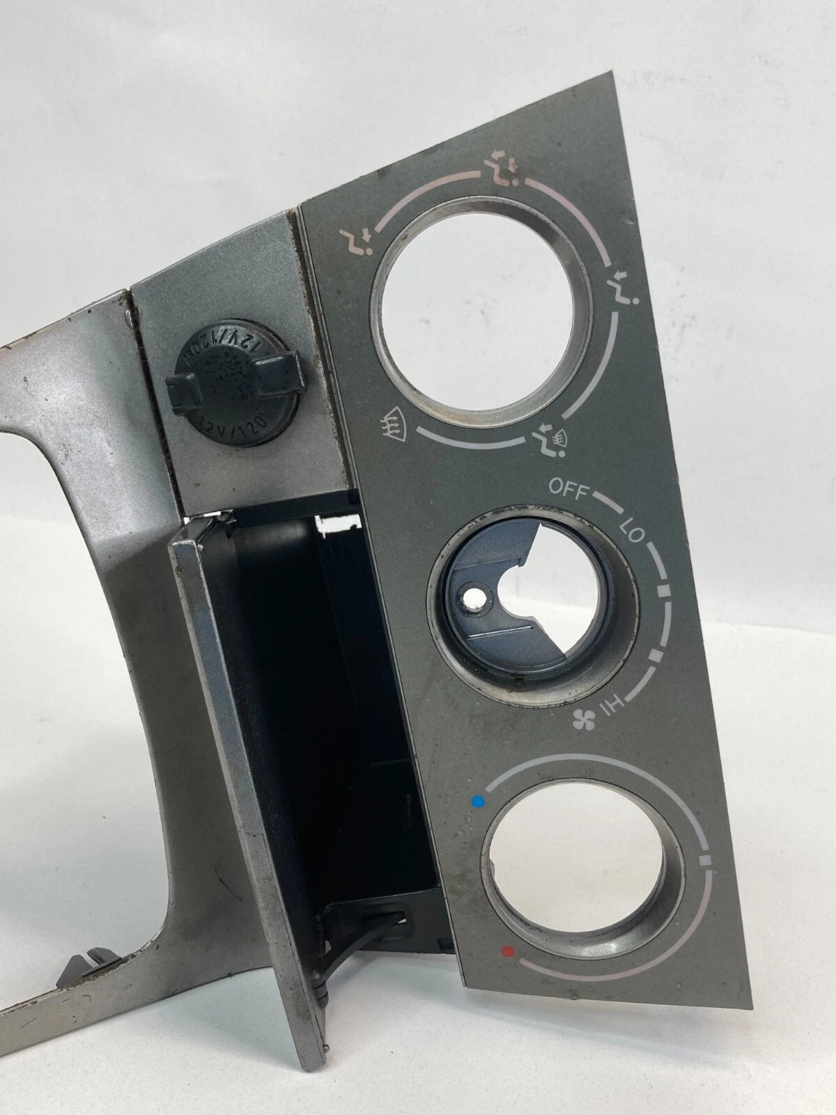 03-08 TOYOTA MATRIX SHIFTER CLIMATE CONTROL TRIM BEZEL W STORAGE & POWER OUTLET