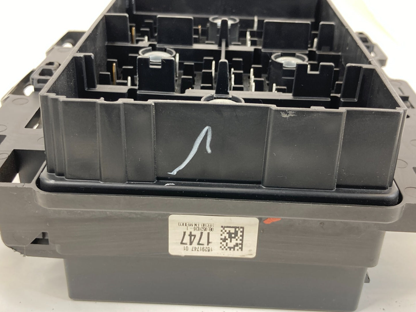 2007 2008 Pontiac G6 2.4L Interior Trunk Fuse Relay Box Compartment 15291747 OEM