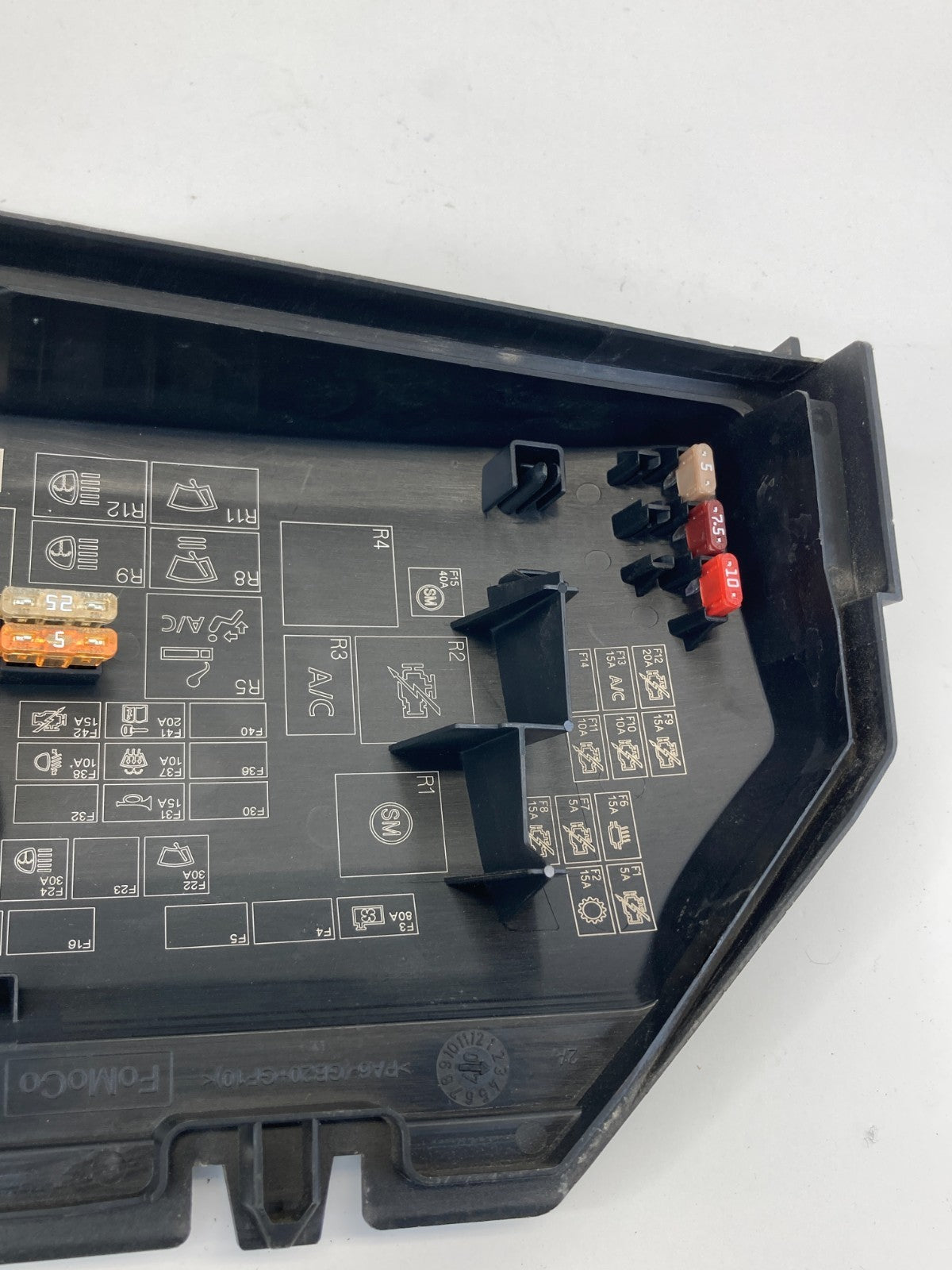 2008-2012 Land Rover LR2 Engine Fuse Relay Box Cover Lid 6G9T-14A076-NA OEM