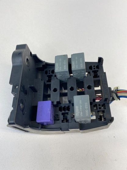 2009-2013 Toyota Matrix 2.4L A/T Fuse Relay Fuse Box Unit OEM