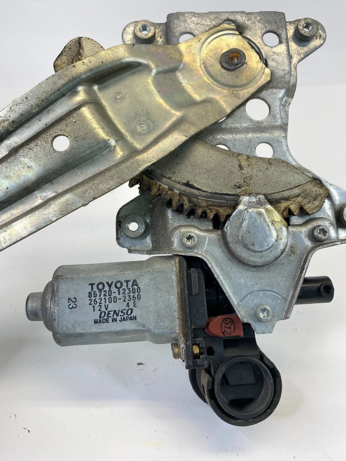 03-08 TOYOTA COROLLA REAR RIGHT DOOR WINDOW REGULATOR W/ MOTOR 85720-12300 OEM