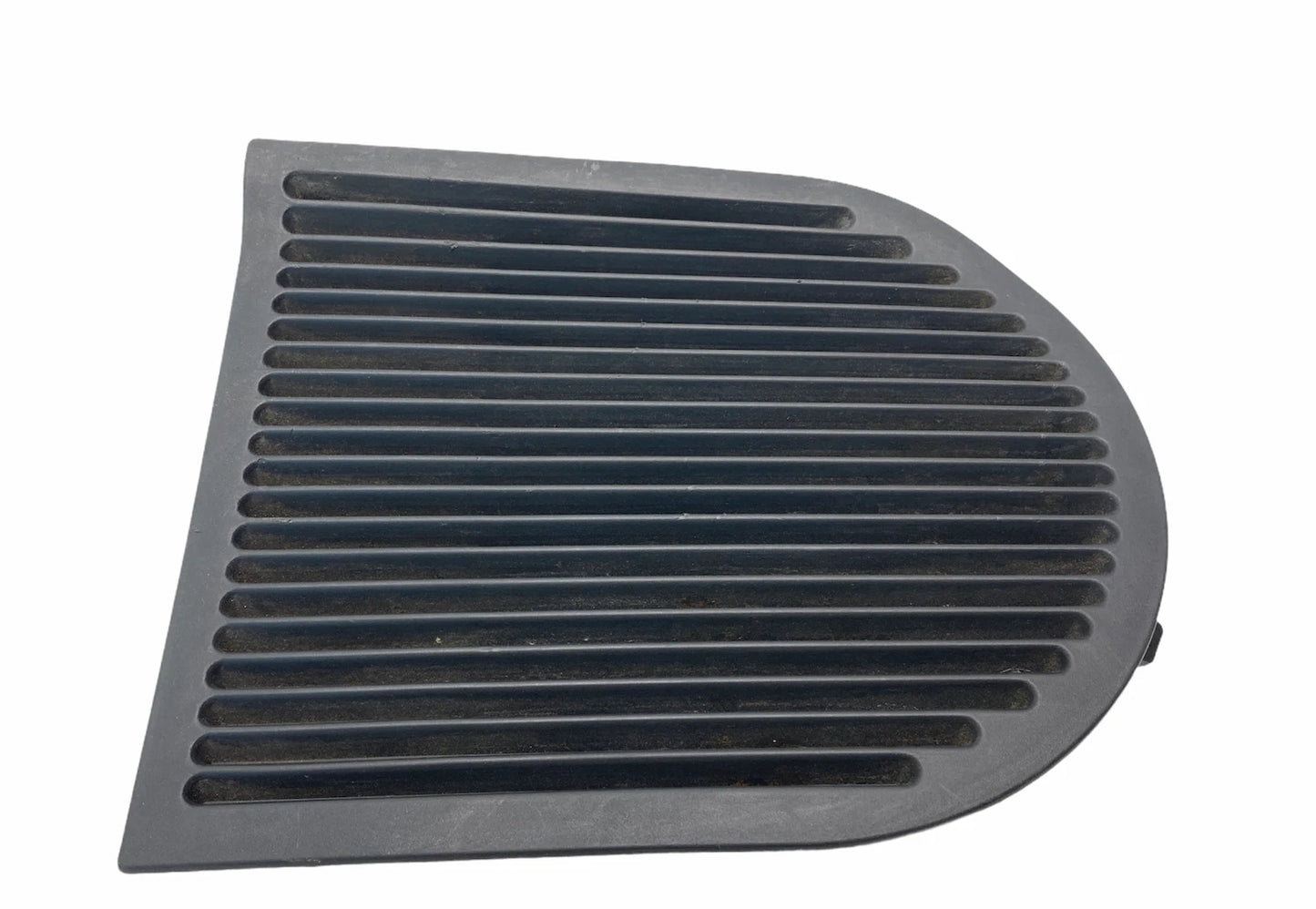 2005 05 CHRYSLER PACIFICA CARGO AREA PASSENGER SIDE WALL TRIM COVER GRILLE VENT