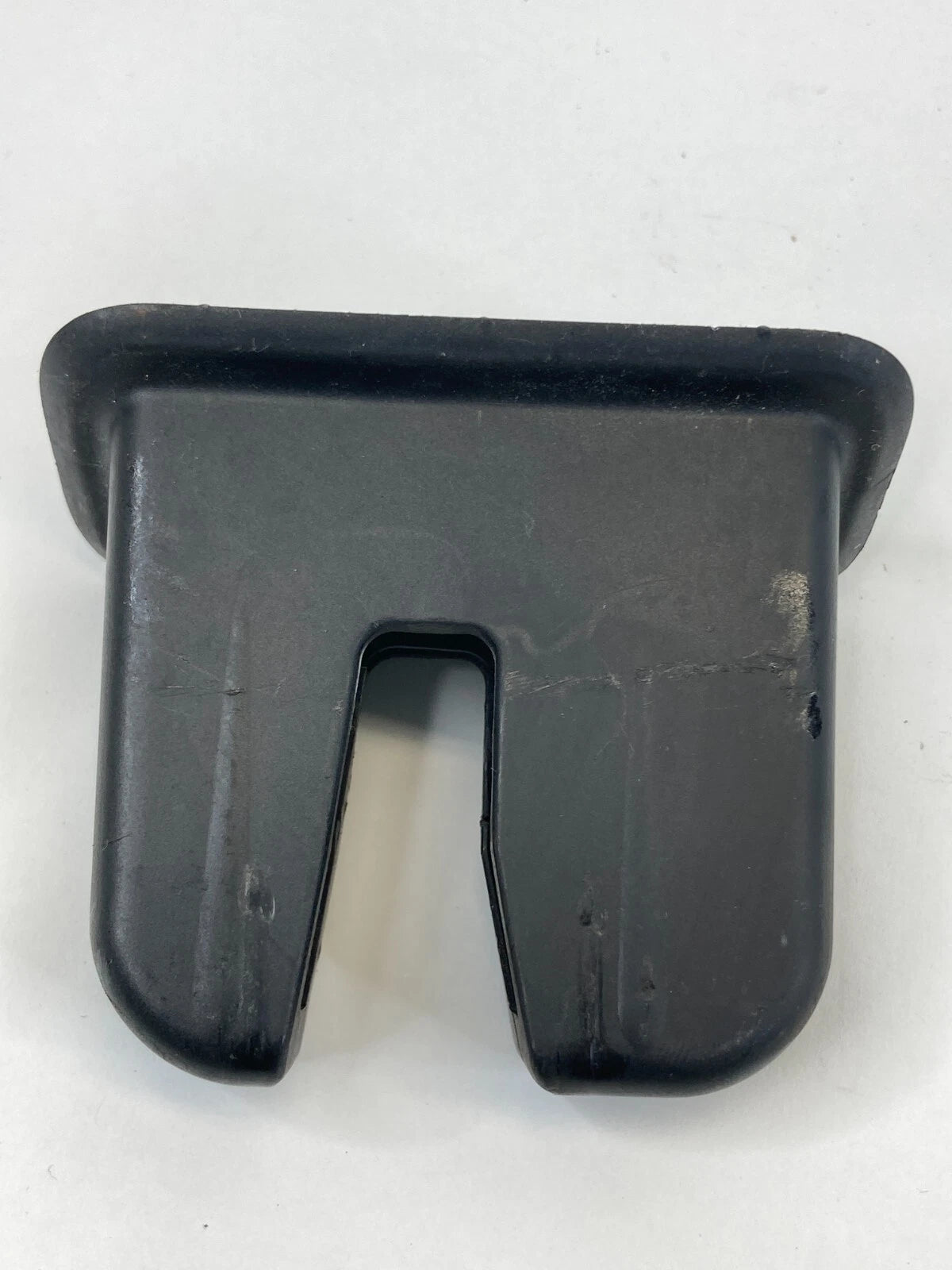 2006-2011 AUDI A6 REAR TRUNK LOCK LATCH COVER TRIM ONLY 4E0-827-520 OEM