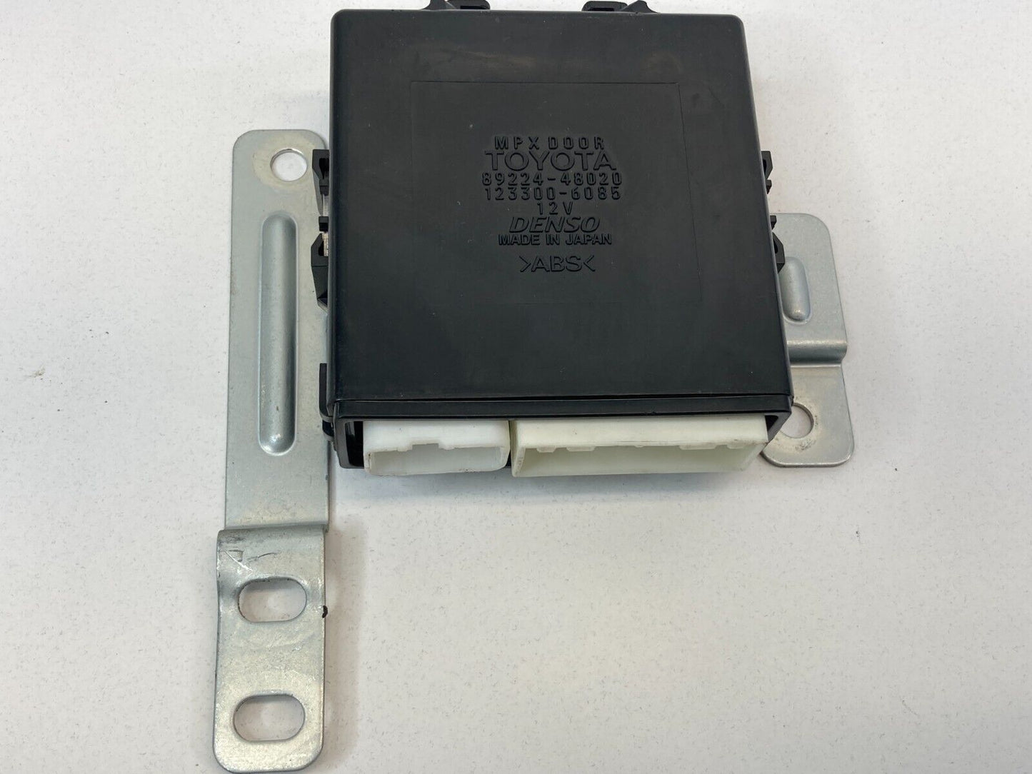 1999-2003 Lexus RX300 Rear Left Multiplex Computer Control Module 89224-48020