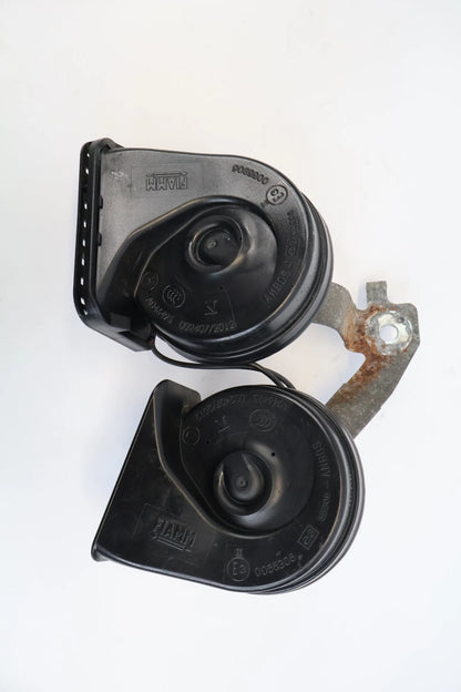 2011-2015 CHEVROLET CRUZE DUAL HORN HIGH LOW TONE ALARM SIGNAL PAIR SET OEM