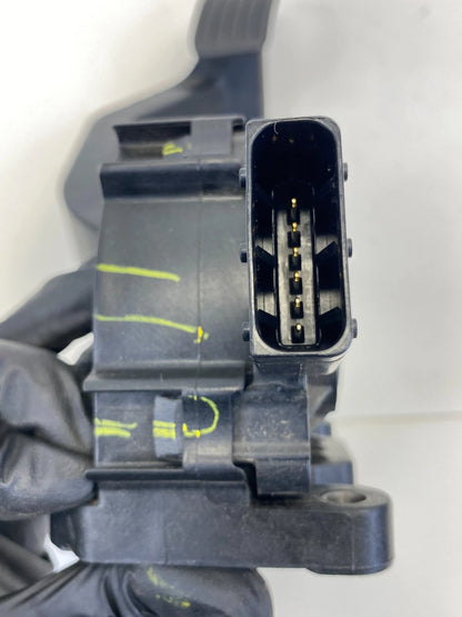 2015-2017 CHRYSLER 200 ACCELERATOR GAS PEDAL POSITION SENSOR OEM 04581697AA