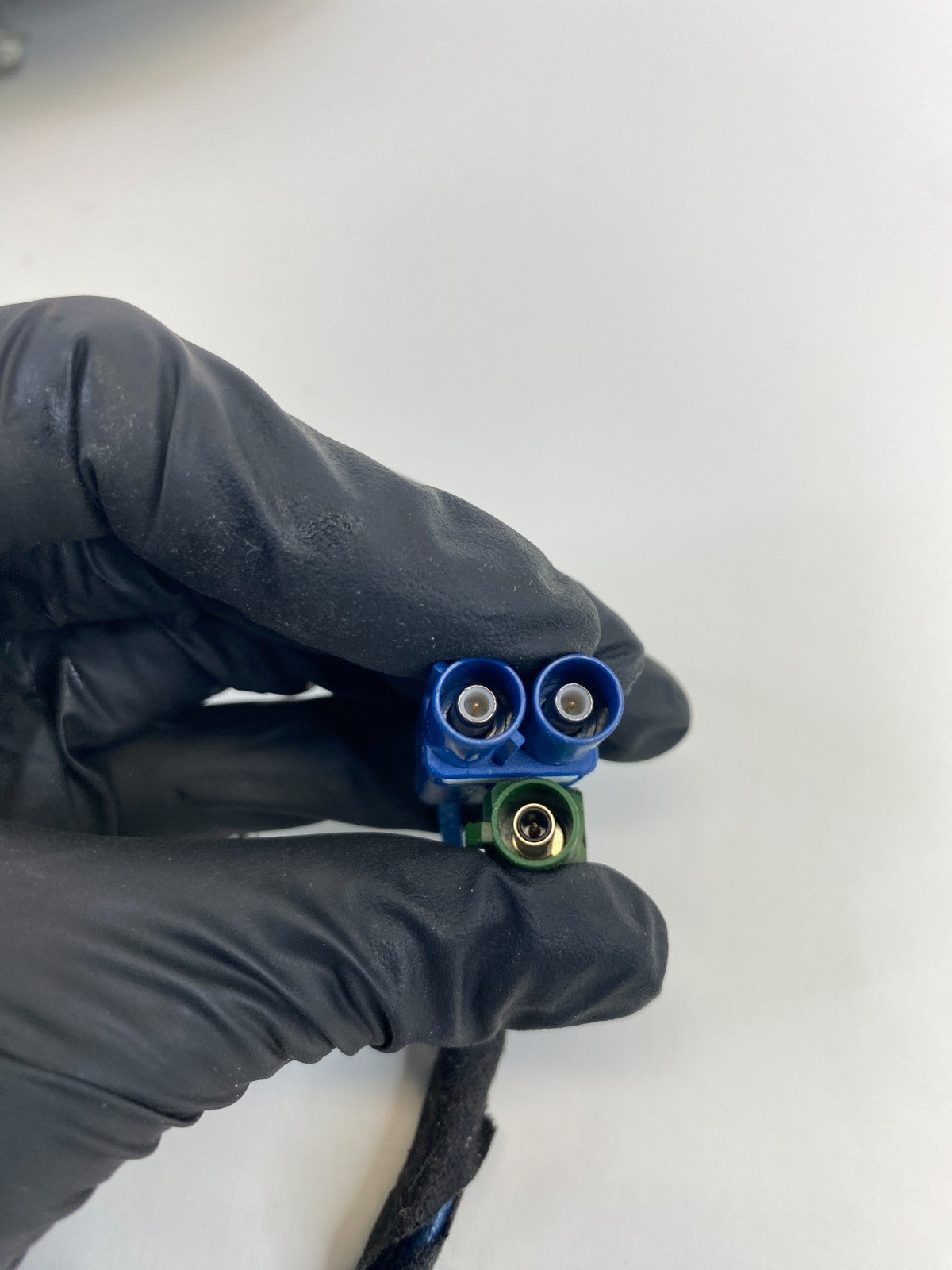 2009 2010 Cadillac CTS Roof Mount Radio Antenna Fin Shark 25931739 OEM