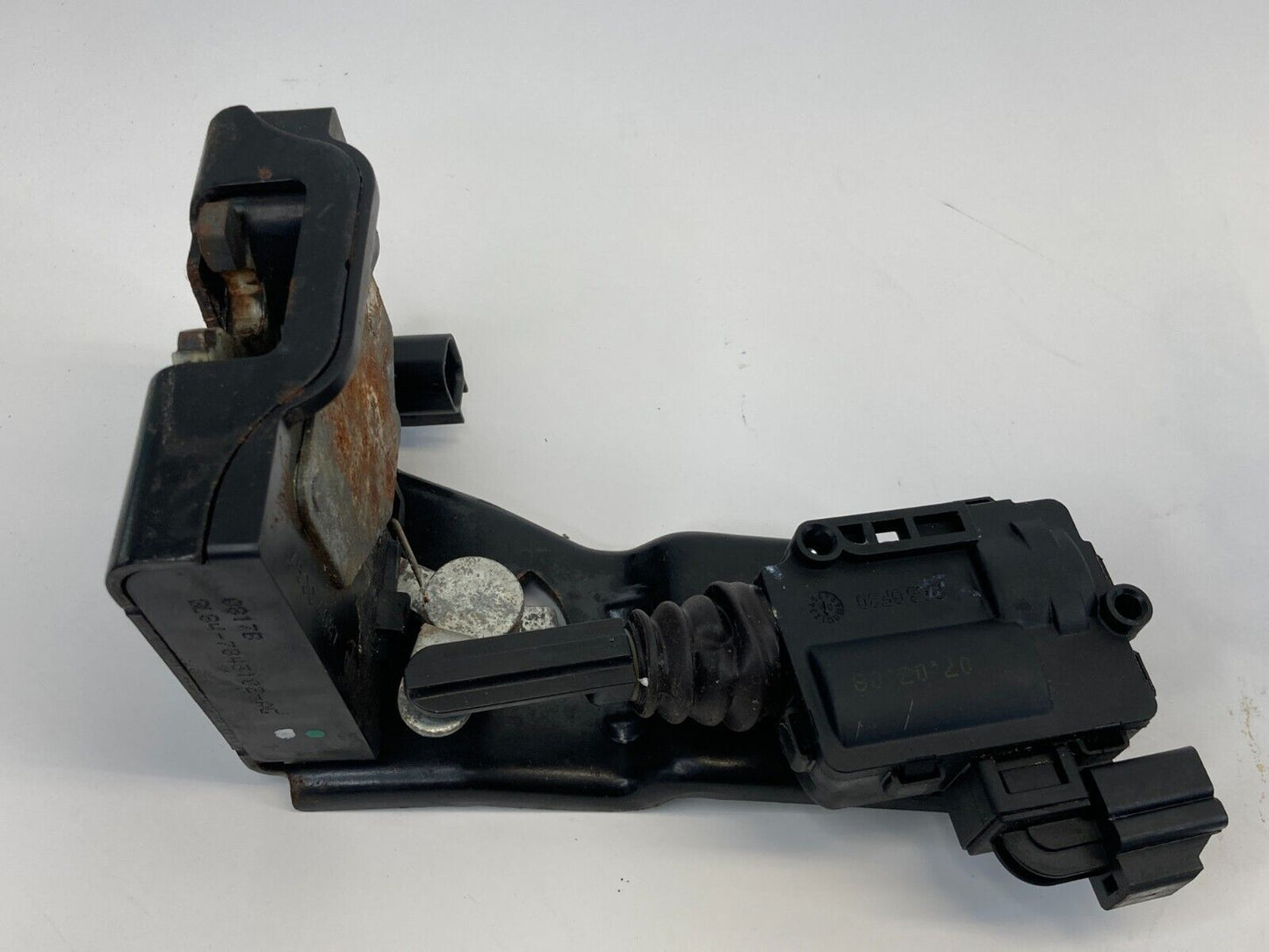 08-12 Ford Escape Rear Trunk Lock Latch Actuator Release 8L84-7843102-AG OEM