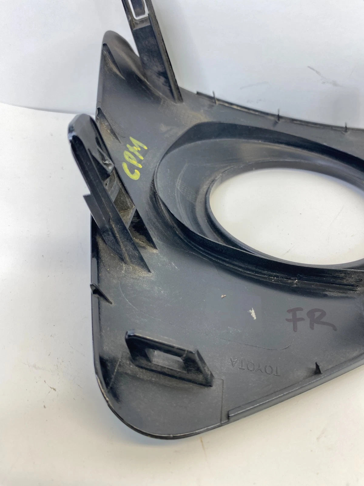 2014-2016 TOYOTA COROLLA FRONT RIGHT FOG LIGHT COVER BEZEL UNIT OEM 81481-02380