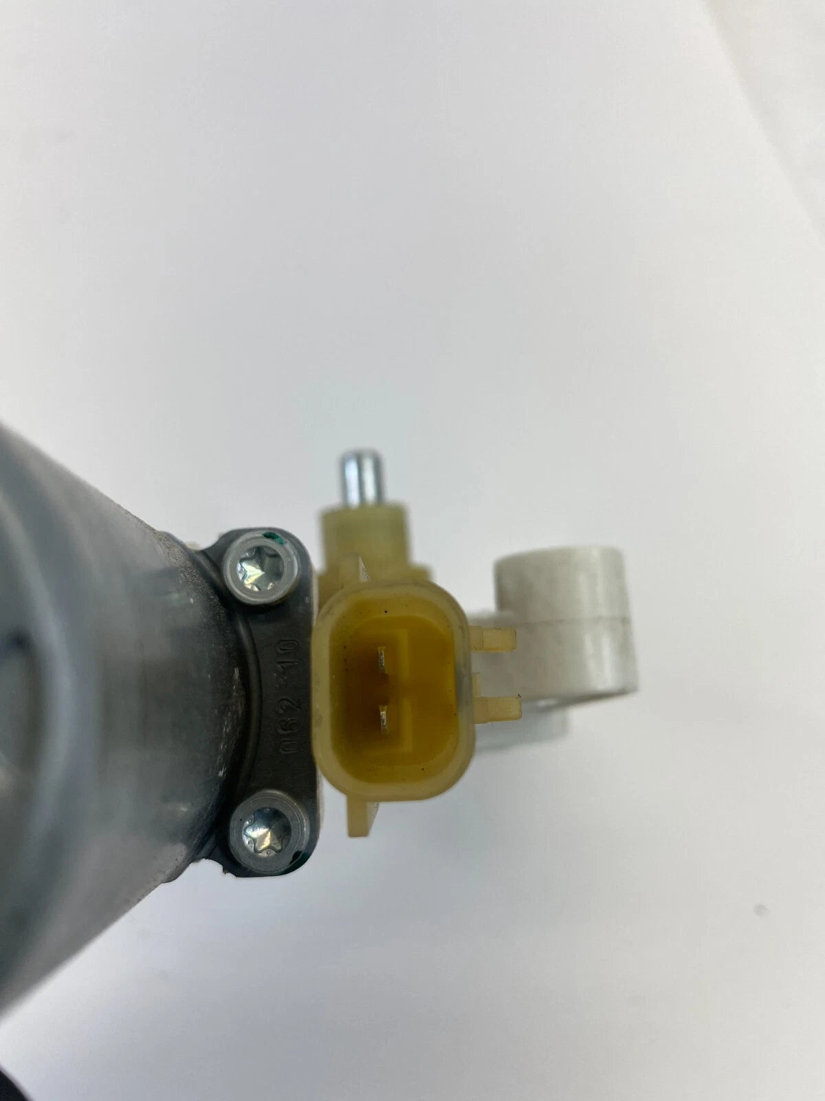 2009-2014 VW ROUTAN REAR RH RIGHT SLIDING DOOR POWER WINDOW MOTOR 0130822334 OEM
