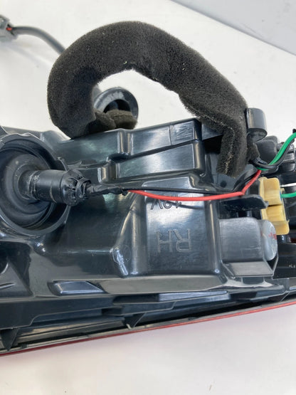 2015-2017 CHRYSLER 200 REAR RIGHT PASSENGER SIDE TAIL LIGHT LAMP 68110362AA OEM