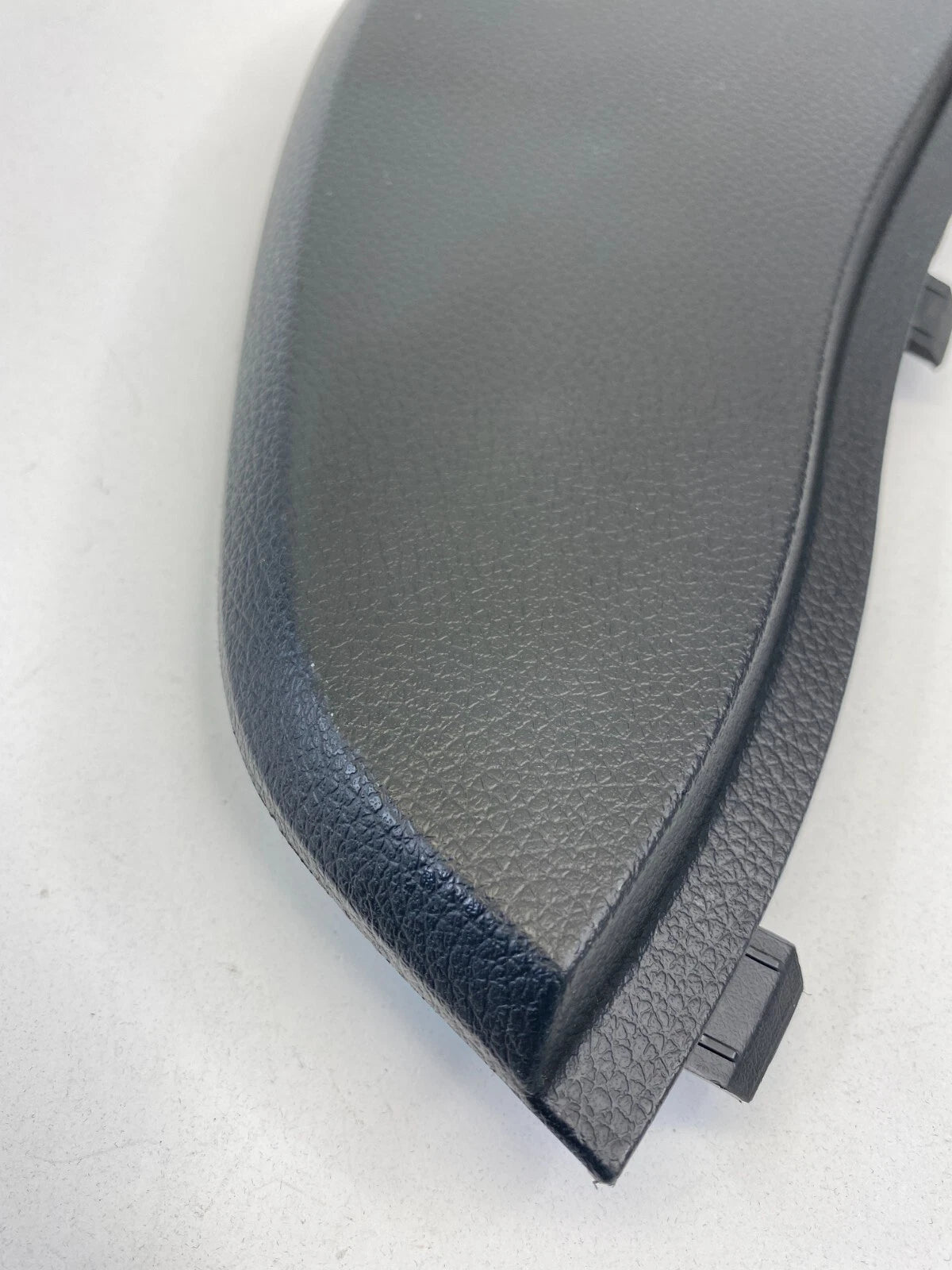 13-19 NISSAN SENTRA DASH RIGHT PASSENGER SIDE END CAP COVER TRIM 68498-3SG0A OEM
