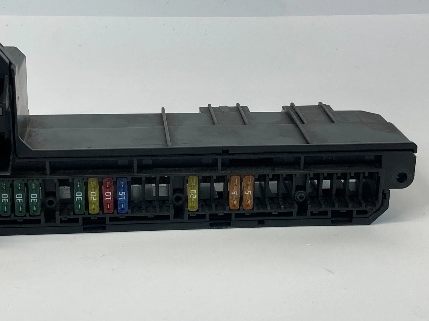 2004-2007 BMW 530I 3.0L FUSE BOX RELAY JUNCTION UNDER DASH 6114695733001 OEM