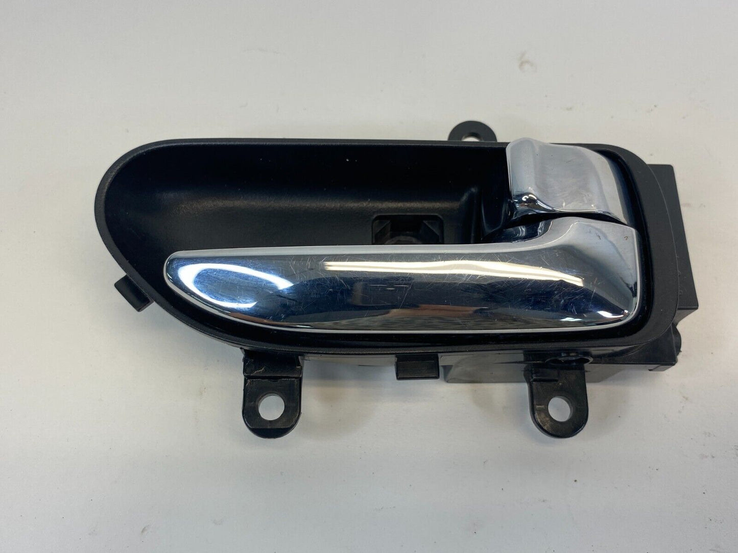 2008-2013 Nissan Rogue Front Right Side Interior Inner Door Handle Assembly OEM